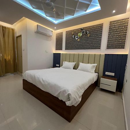 Snr Venus Hotels Tirupati Bagian luar foto